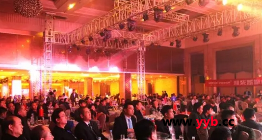 �칤�ؿ��ں���ƽ�ɽ�_�����Ϳ͑����x��