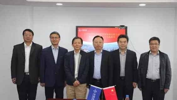 �н����������L(zh��ng)�����(y��ng)�c܇(ch��)�v��˾�hί��(sh��)ӛ������(j��ng)������Ӣ��(hu��)Մ