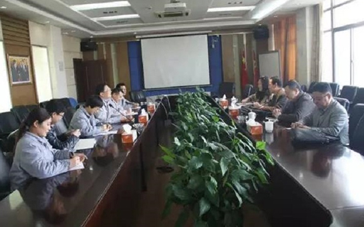 �A�����Rӭ������ʡ��܇���I(y��)****У�L(zh��ng)���(gu��)��һ���M(j��n)��У�����