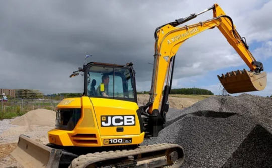 Ӣ���O(sh��)�����U��˾����ُ�I����JCB 100C-1�ڙC(j��)