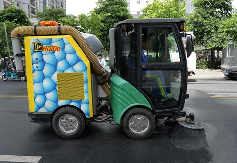 �ߴ��ϣ�����ʹ���M(j��n)�ڭh(hu��n)�l(w��i)܇