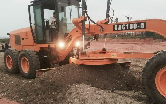 �Ǒc��ԇ�{��һ·�C(j��)SAG180-5ƽ�ؙC(j��)