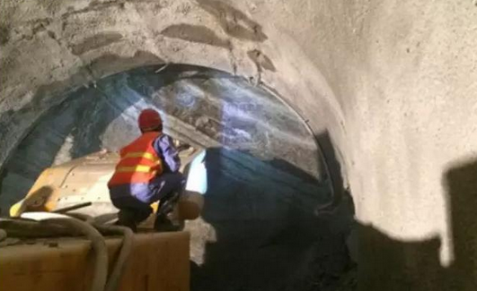 �칤���M(j��n)�C(j��)Ⱥ�_��(chu��ng)���Fʩ���Ⱥ�