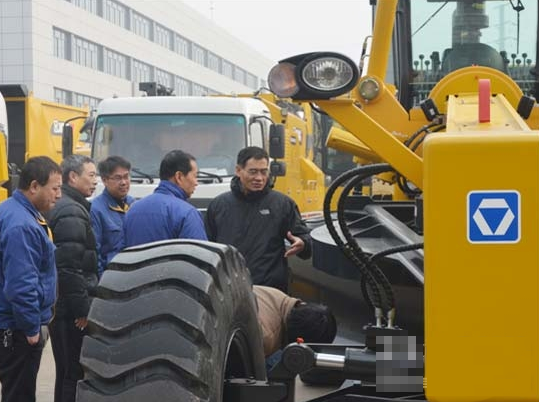 �칤8���·�C(j��)е��Ʒ�ɹ�ͨ�^�Ƽ��b��