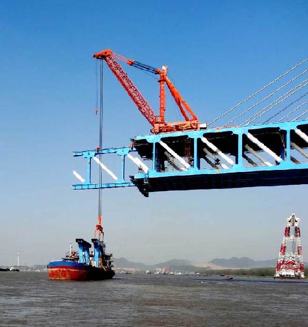 400������ʽ����Φ�U���ؙC(j��)�ڼ��O(sh��)�~�깫�F�����L(zh��ng)��������w��Ƭ��