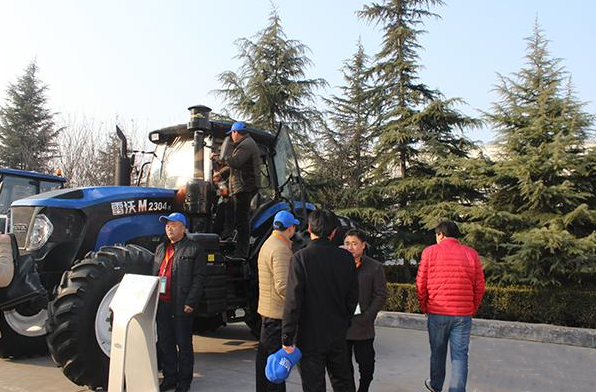 ����һ�� �ټҺ������R�����ֶ�&ldquo;��؛&rdquo;