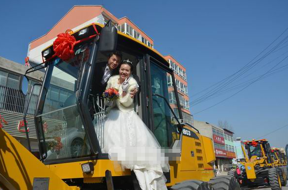 �칤��ƽ�ؙC(j��)�M&ldquo;���A��܇(ch��)&rdquo;�A����С��ӭ�����(m��ng)