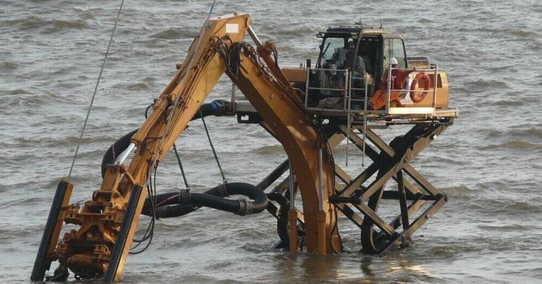 �������{��ҵ��ھ�C