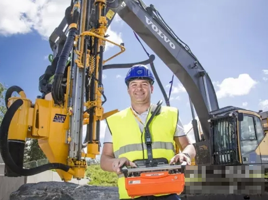 �֠����b���ھ�C(j��)���⑪(y��ng)�ý�Q����