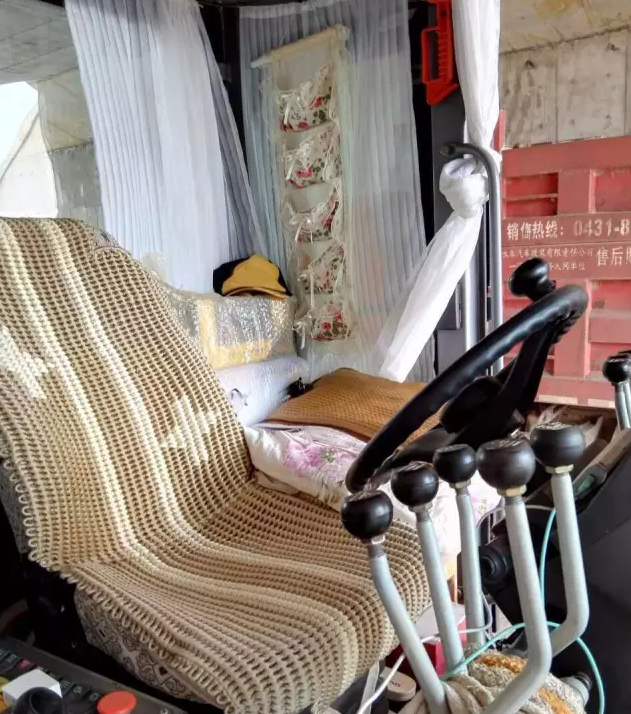 ���˄e�˼ҵ��칤ƽ�ؙC(j��)�����кθ���