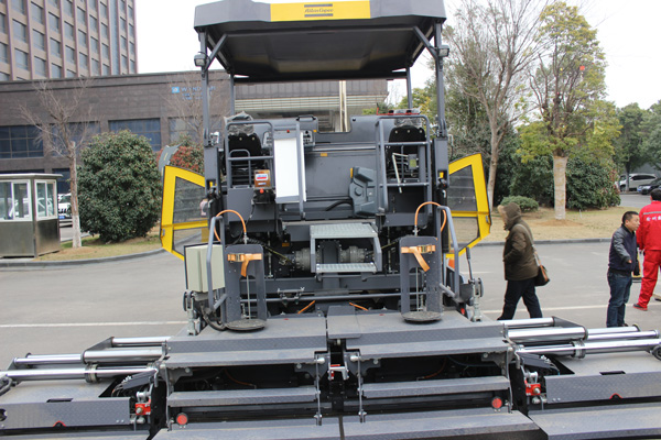 ���{�əC(j��)еƴ�b����x�bҺ������sHEE(R300TV)��B