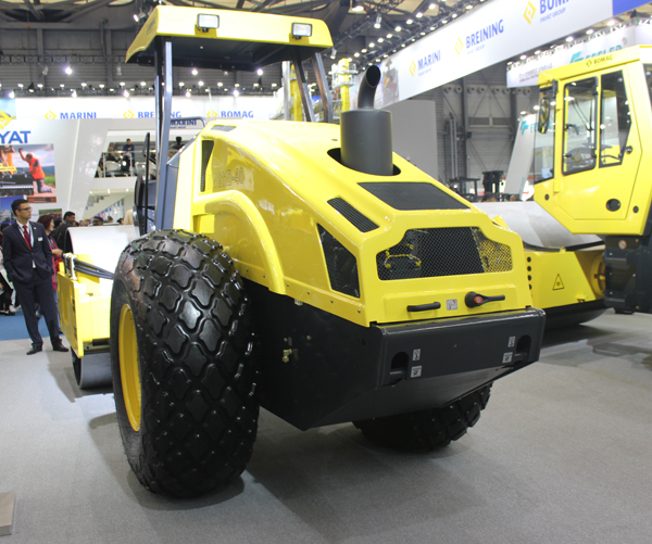 ���R��BW211D-40