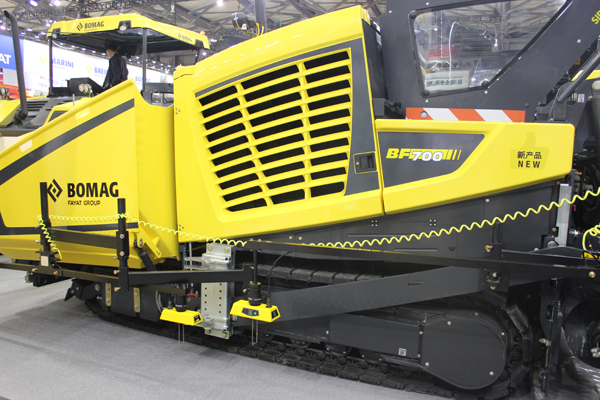 ���R��BF700